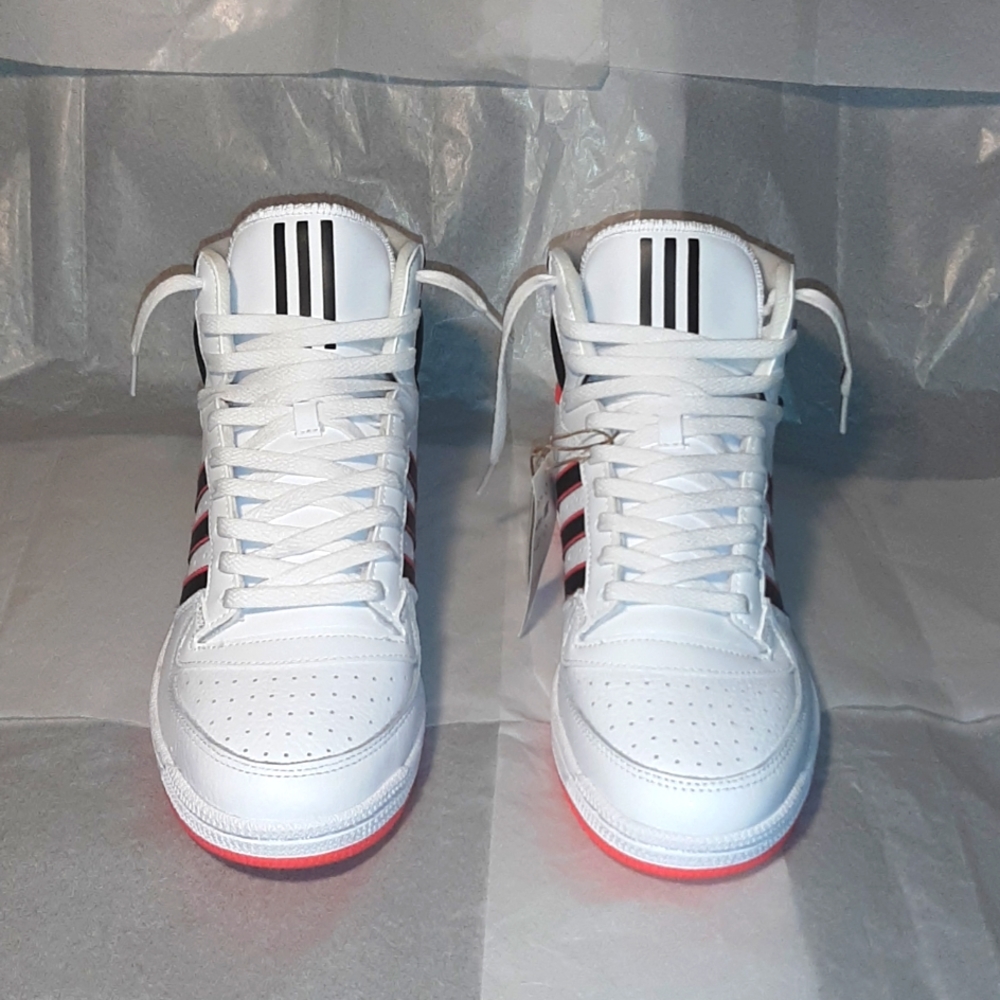 adidas Originals Brand NEW with Tag, Men 11.5 = Women 13 - Picture 2 of 11
